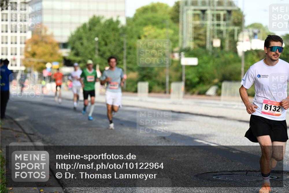 06.09.2026 - CURREX Alsterlauf Dr. Thomas Lammeyer http://msf.ph/oto/10122964 06.09.2026 09:38:46 Laufen 6132 meine-sportfotos.de