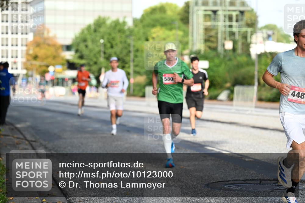 06.09.2026 - CURREX Alsterlauf Dr. Thomas Lammeyer http://msf.ph/oto/10123000 06.09.2026 09:38:49 Laufen 580, 448 meine-sportfotos.de