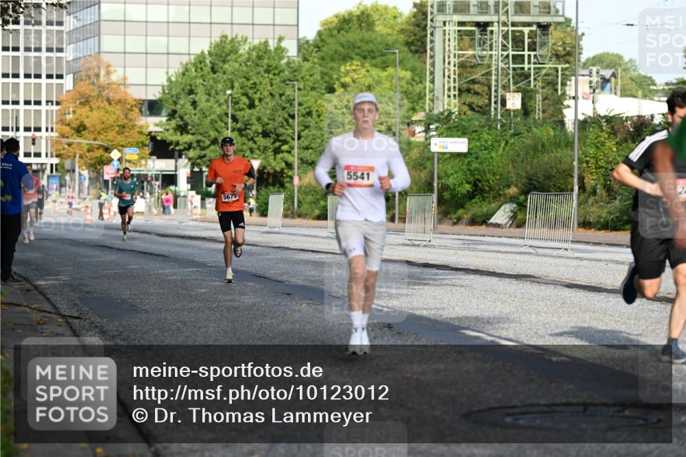 06.09.2026 - CURREX Alsterlauf Dr. Thomas Lammeyer http://msf.ph/oto/10123012 06.09.2026 09:38:51 Laufen 5673, 5541 meine-sportfotos.de