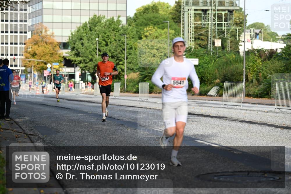 06.09.2026 - CURREX Alsterlauf Dr. Thomas Lammeyer http://msf.ph/oto/10123019 06.09.2026 09:38:51 Laufen 5673, 5541 meine-sportfotos.de