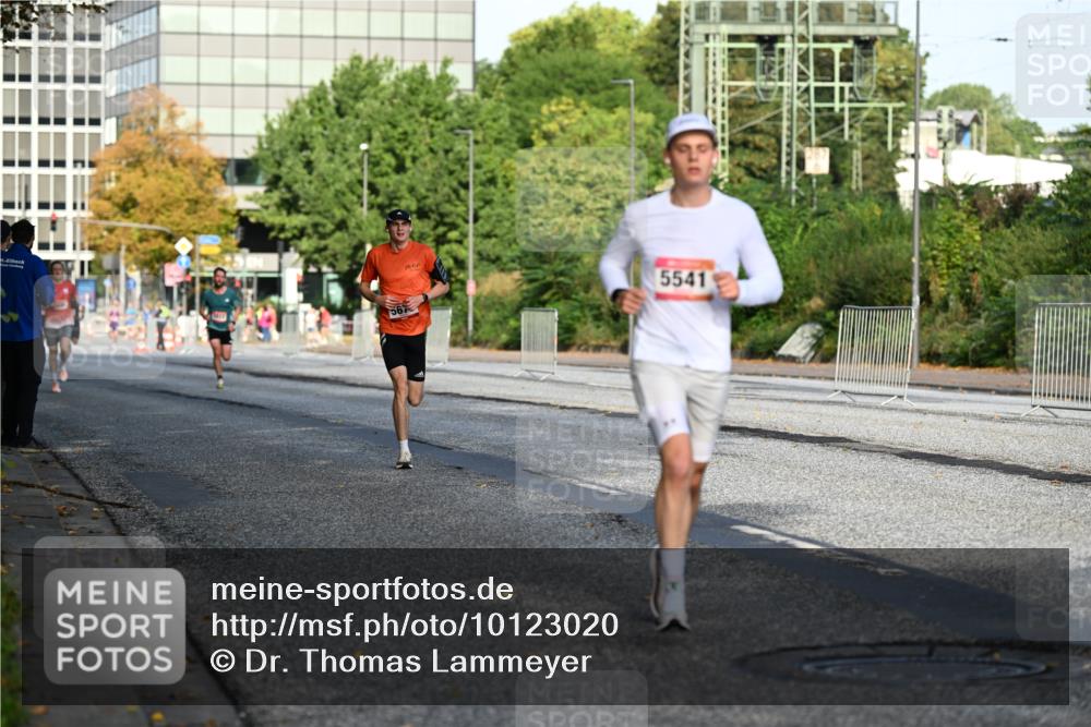 06.09.2026 - CURREX Alsterlauf Dr. Thomas Lammeyer http://msf.ph/oto/10123020 06.09.2026 09:38:51 Laufen 567, 5541 meine-sportfotos.de