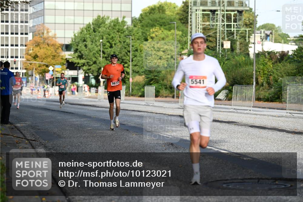 06.09.2026 - CURREX Alsterlauf Dr. Thomas Lammeyer http://msf.ph/oto/10123021 06.09.2026 09:38:52 Laufen 5673, 5541 meine-sportfotos.de