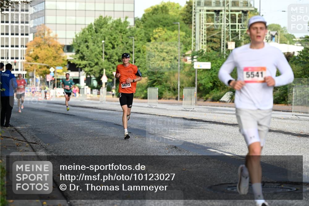 06.09.2026 - CURREX Alsterlauf Dr. Thomas Lammeyer http://msf.ph/oto/10123027 06.09.2026 09:38:52 Laufen 5673, 5541 meine-sportfotos.de