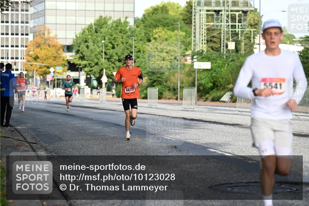 06.09.2026 - CURREX Alsterlauf Dr. Thomas Lammeyer http://msf.ph/oto/10123028 06.09.2026 09:38:52 Laufen 5673, 5541 meine-sportfotos.de