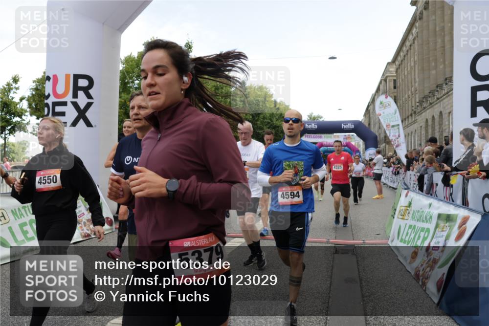 06.09.2026 - CURREX Alsterlauf Yannick Fuchs http://msf.ph/oto/10123029 06.09.2026 10:02:36 Ziel 2135, 2304, 2486, 2488, 2702, 2886, 2954, 3028, 3042, 3062, 3089, 3532, 3584, 3790, 3858, 3882, 4173, 4263, 4285, 4325, 4550, 4594, 4624, 5379, 5517, 5908, 6152, 6174, 6203, 6431, 8244, 8268, 8331 meine-sportfotos.de