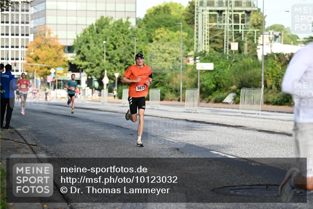 06.09.2026 - CURREX Alsterlauf Dr. Thomas Lammeyer http://msf.ph/oto/10123032 06.09.2026 09:38:52 Laufen 5673 meine-sportfotos.de
