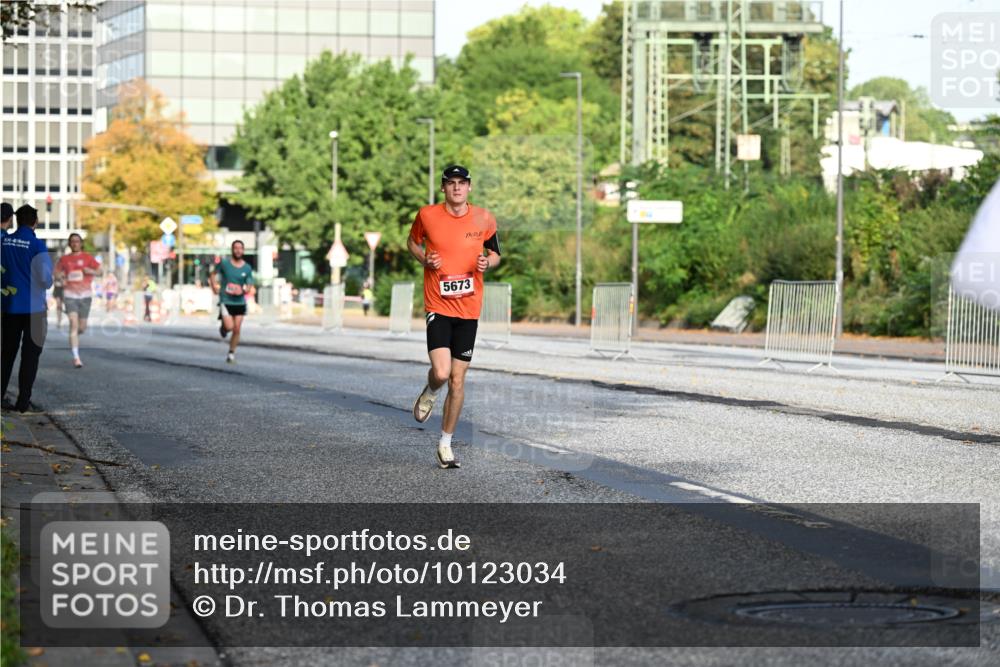 06.09.2026 - CURREX Alsterlauf Dr. Thomas Lammeyer http://msf.ph/oto/10123034 06.09.2026 09:38:53 Laufen 5673 meine-sportfotos.de