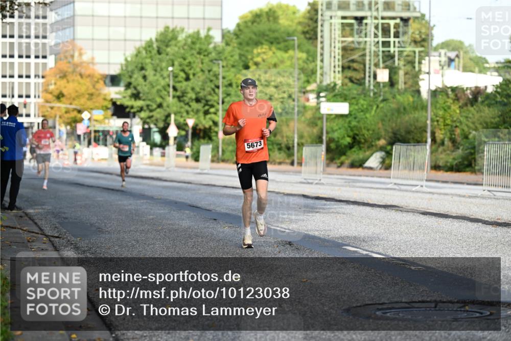 06.09.2026 - CURREX Alsterlauf Dr. Thomas Lammeyer http://msf.ph/oto/10123038 06.09.2026 09:38:53 Laufen 5673 meine-sportfotos.de