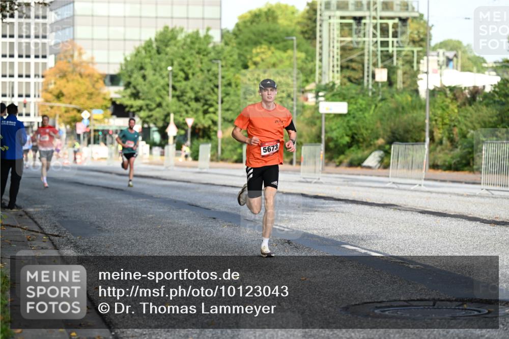 06.09.2026 - CURREX Alsterlauf Dr. Thomas Lammeyer http://msf.ph/oto/10123043 06.09.2026 09:38:53 Laufen 5673 meine-sportfotos.de