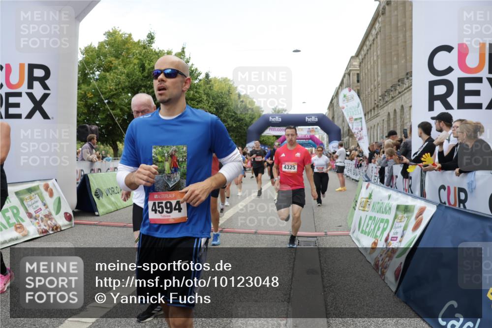 06.09.2026 - CURREX Alsterlauf Yannick Fuchs http://msf.ph/oto/10123048 06.09.2026 10:02:37 Ziel 2135, 2304, 2486, 2488, 2702, 2886, 2954, 3028, 3042, 3089, 3221, 3222, 3532, 3584, 3790, 3858, 3882, 4173, 4263, 4285, 4325, 4550, 4594, 4624, 5379, 5517, 5908, 6120, 6174, 6203, 6431, 8121, 8244, 8268, 8331 meine-sportfotos.de