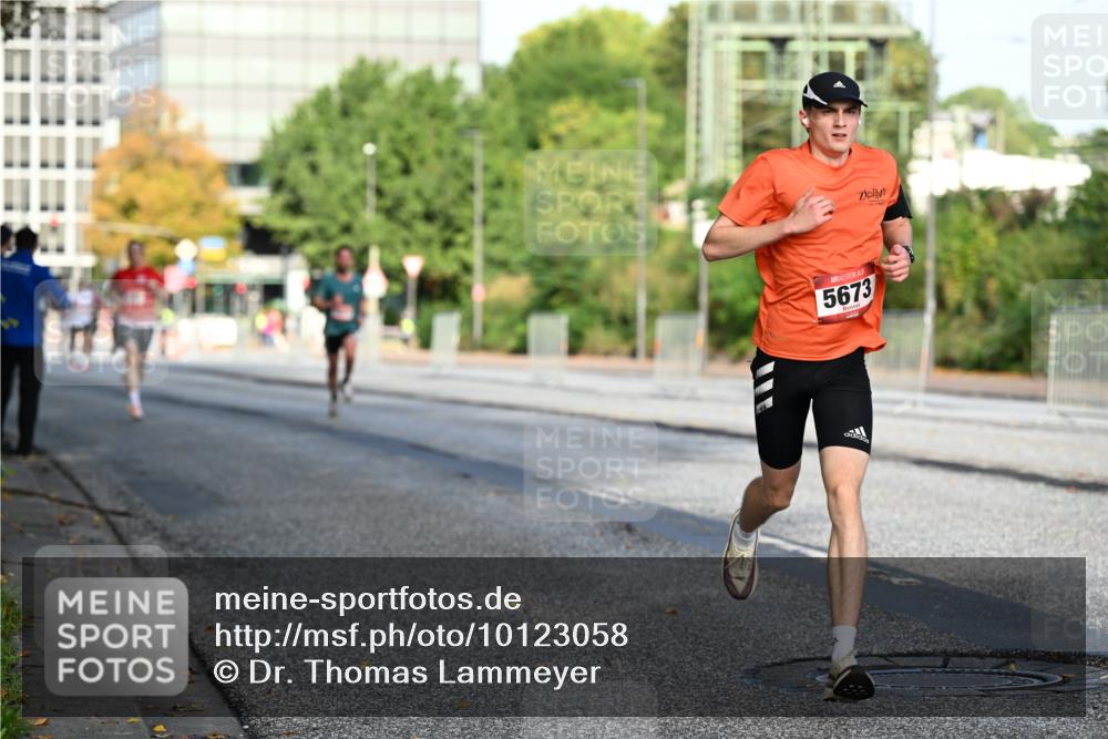 06.09.2026 - CURREX Alsterlauf Dr. Thomas Lammeyer http://msf.ph/oto/10123058 06.09.2026 09:38:55 Laufen 5673 meine-sportfotos.de