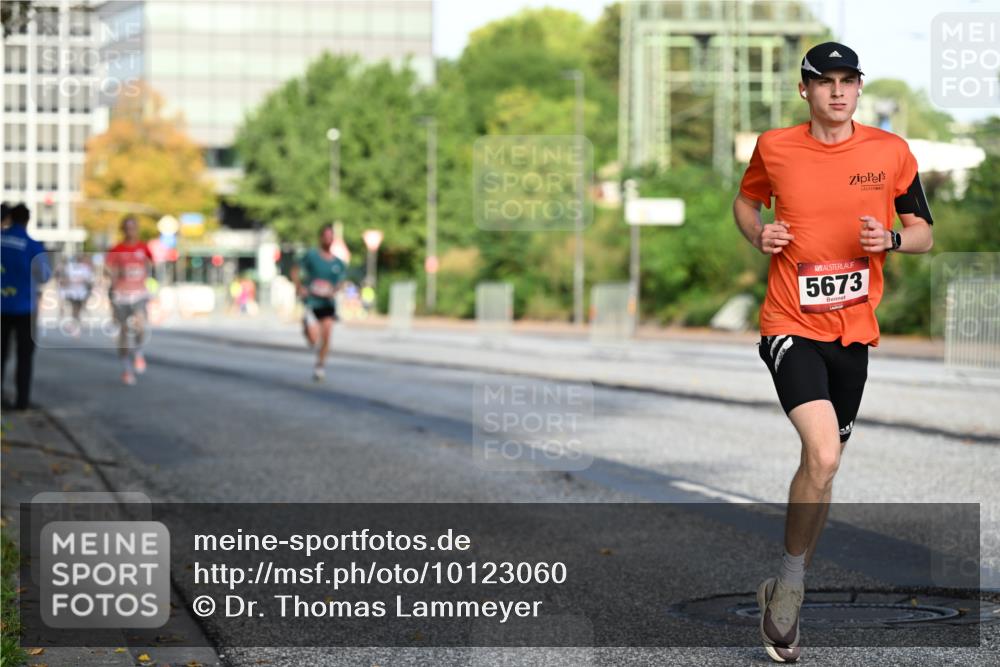 06.09.2026 - CURREX Alsterlauf Dr. Thomas Lammeyer http://msf.ph/oto/10123060 06.09.2026 09:38:55 Laufen 5673 meine-sportfotos.de