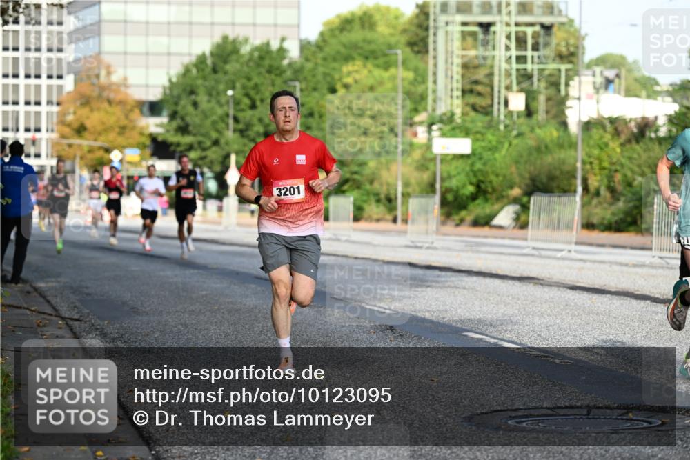06.09.2026 - CURREX Alsterlauf Dr. Thomas Lammeyer http://msf.ph/oto/10123095 06.09.2026 09:39:00 Laufen 3201 meine-sportfotos.de