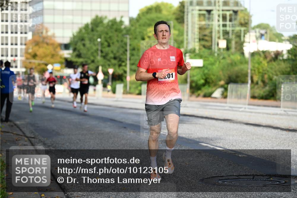 06.09.2026 - CURREX Alsterlauf Dr. Thomas Lammeyer http://msf.ph/oto/10123105 06.09.2026 09:39:01 Laufen 201 meine-sportfotos.de