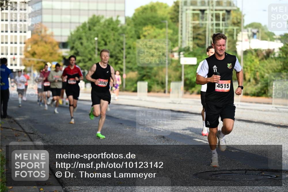 06.09.2026 - CURREX Alsterlauf Dr. Thomas Lammeyer http://msf.ph/oto/10123142 06.09.2026 09:39:07 Laufen 3592, 4515 meine-sportfotos.de