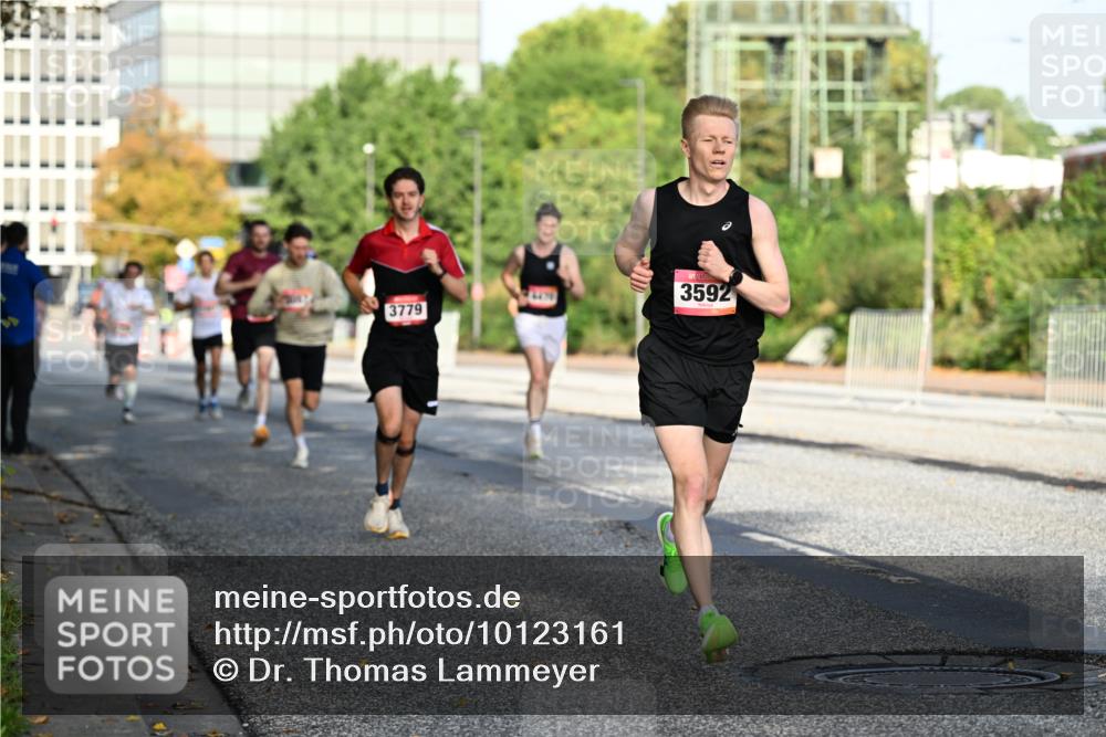 06.09.2026 - CURREX Alsterlauf Dr. Thomas Lammeyer http://msf.ph/oto/10123161 06.09.2026 09:39:09 Laufen 3592, 3779 meine-sportfotos.de
