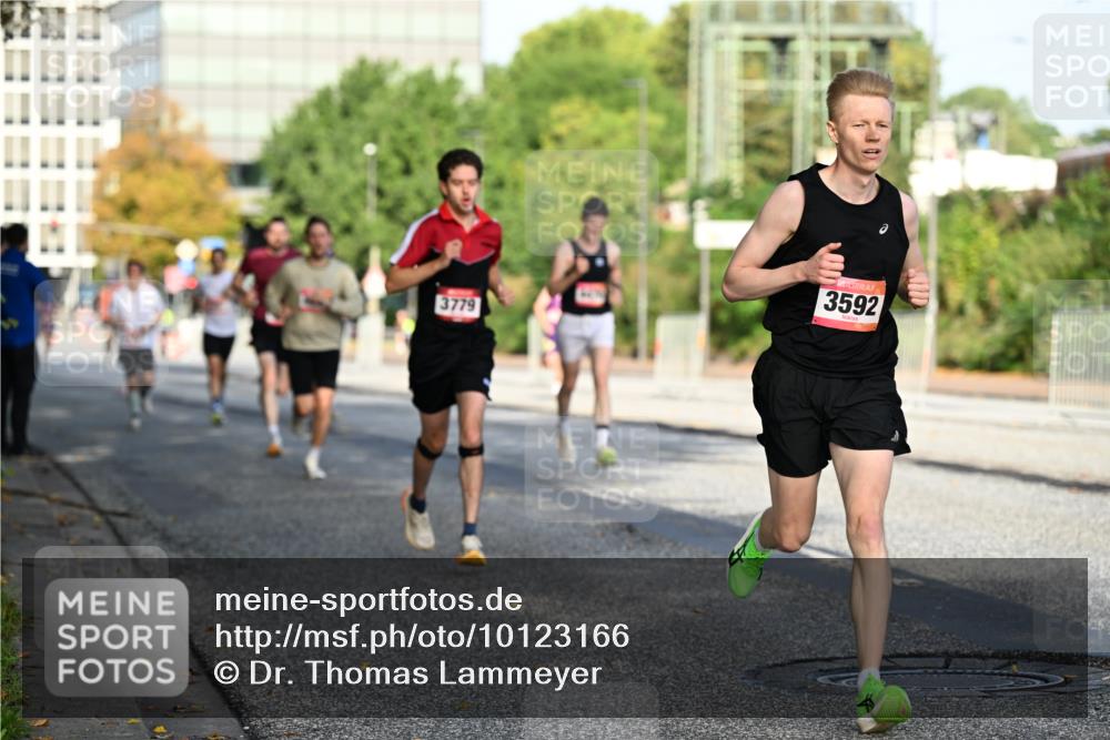06.09.2026 - CURREX Alsterlauf Dr. Thomas Lammeyer http://msf.ph/oto/10123166 06.09.2026 09:39:09 Laufen 3779, 3592 meine-sportfotos.de