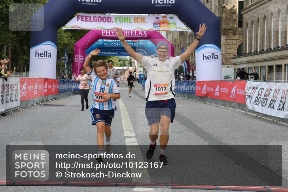 06.09.2026 - CURREX Alsterlauf Strokosch-Dieckow http://msf.ph/oto/10123167 06.09.2026 12:09:33 Ziel 1017, 1019 meine-sportfotos.de