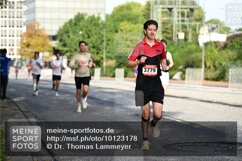 06.09.2026 - CURREX Alsterlauf Dr. Thomas Lammeyer http://msf.ph/oto/10123178 06.09.2026 09:39:10 Laufen 3779 meine-sportfotos.de