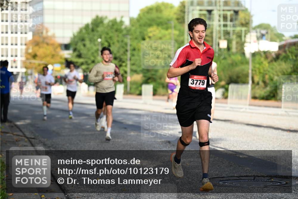 06.09.2026 - CURREX Alsterlauf Dr. Thomas Lammeyer http://msf.ph/oto/10123179 06.09.2026 09:39:10 Laufen 3779 meine-sportfotos.de