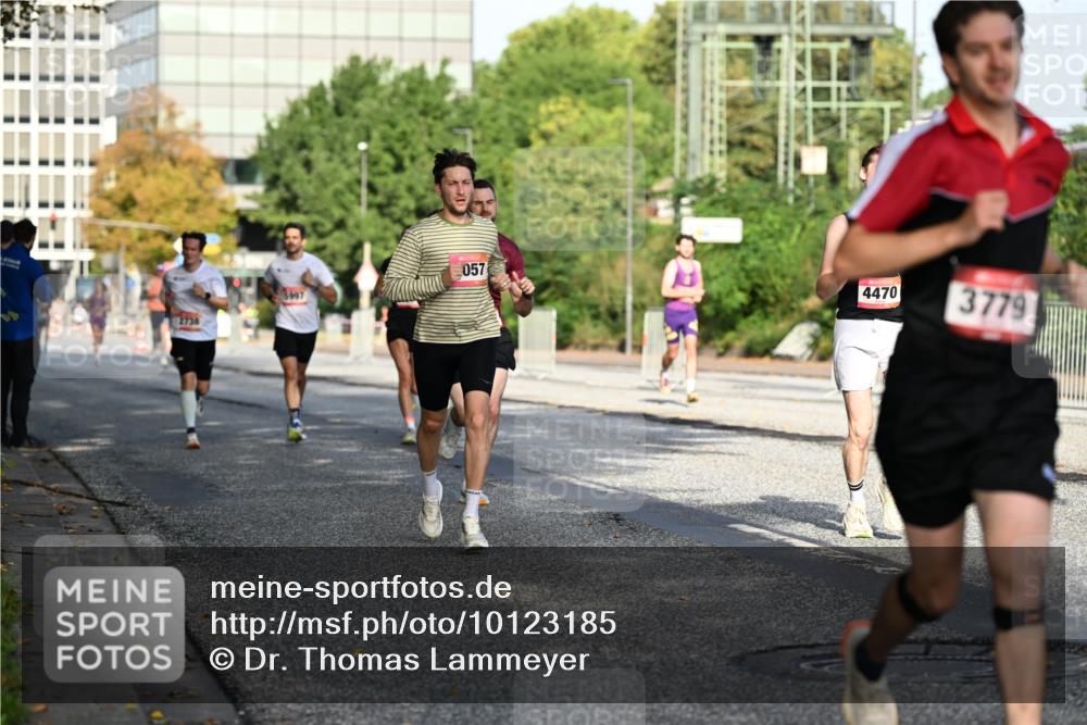 06.09.2026 - CURREX Alsterlauf Dr. Thomas Lammeyer http://msf.ph/oto/10123185 06.09.2026 09:39:11 Laufen 2738, 057, 4470, 3779 meine-sportfotos.de