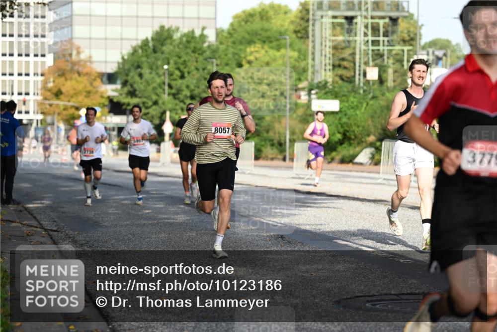 06.09.2026 - CURREX Alsterlauf Dr. Thomas Lammeyer http://msf.ph/oto/10123186 06.09.2026 09:39:11 Laufen 8057, 3779 meine-sportfotos.de