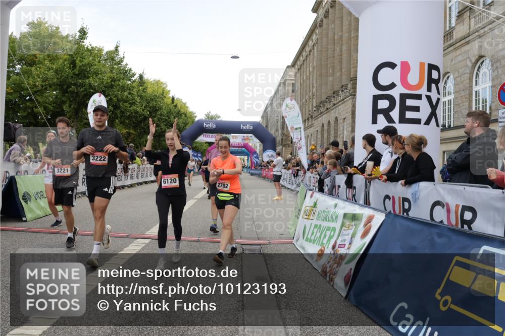 06.09.2026 - CURREX Alsterlauf Yannick Fuchs http://msf.ph/oto/10123193 06.09.2026 10:02:42 Ziel 2135, 2304, 2702, 2954, 3028, 3042, 3089, 3221, 3222, 3532, 3584, 4173, 4263, 4285, 4325, 4550, 4594, 4624, 5379, 5693, 5698, 5908, 6120, 6203, 6219, 6431, 8121, 8147, 8244, 8268, 8305 meine-sportfotos.de