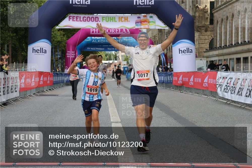 06.09.2026 - CURREX Alsterlauf Strokosch-Dieckow http://msf.ph/oto/10123200 06.09.2026 12:09:33 Ziel 1017, 1019 meine-sportfotos.de