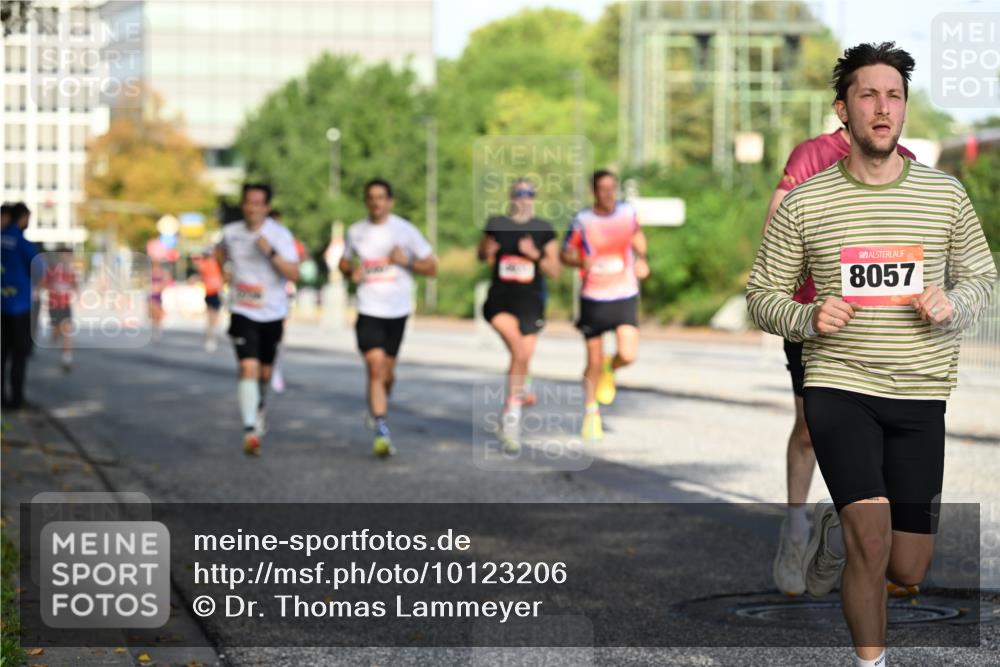 06.09.2026 - CURREX Alsterlauf Dr. Thomas Lammeyer http://msf.ph/oto/10123206 06.09.2026 09:39:13 Laufen 8057 meine-sportfotos.de