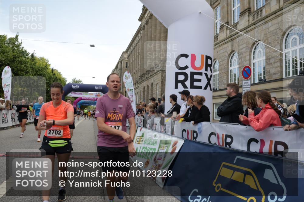 06.09.2026 - CURREX Alsterlauf Yannick Fuchs http://msf.ph/oto/10123228 06.09.2026 10:02:43 Ziel 2135, 2304, 2702, 2954, 3028, 3042, 3089, 3221, 3222, 3532, 3584, 4263, 4285, 4325, 4594, 4624, 5693, 5698, 5908, 6120, 6203, 6219, 6431, 8121, 8147, 8244, 8305 meine-sportfotos.de