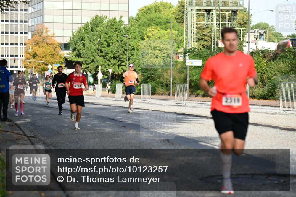 06.09.2026 - CURREX Alsterlauf Dr. Thomas Lammeyer http://msf.ph/oto/10123257 06.09.2026 09:39:18 Laufen 6127, 3238, 8148, 4535, 2003, 5124, 4068, 2319 meine-sportfotos.de