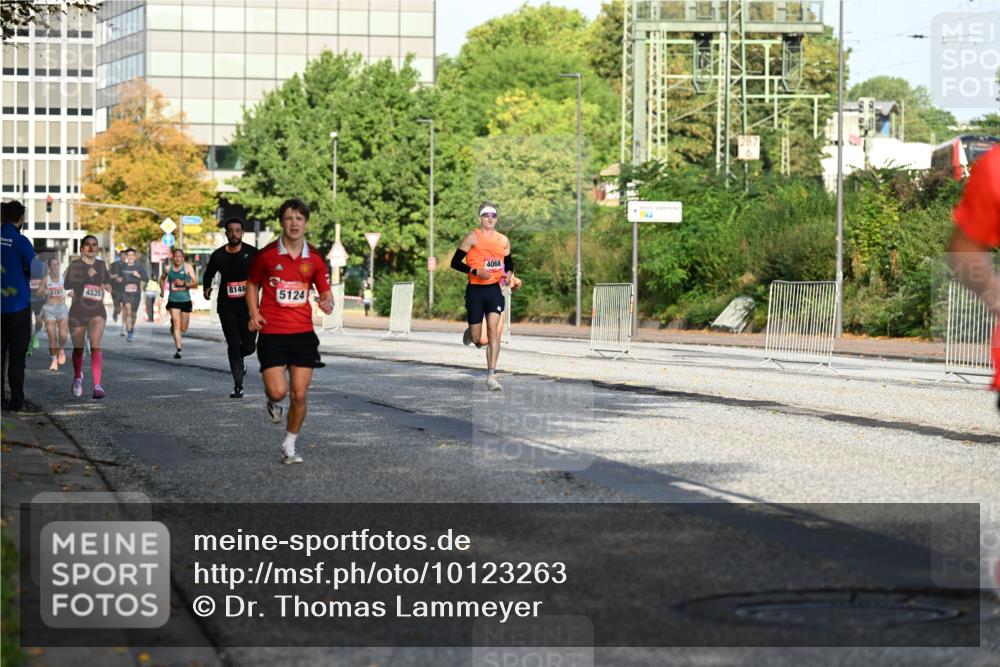 06.09.2026 - CURREX Alsterlauf Dr. Thomas Lammeyer http://msf.ph/oto/10123263 06.09.2026 09:39:19 Laufen 8148, 6127, 4535, 5124, 4068 meine-sportfotos.de