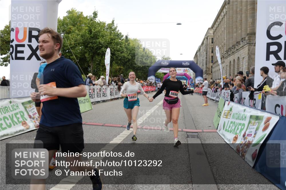06.09.2026 - CURREX Alsterlauf Yannick Fuchs http://msf.ph/oto/10123292 06.09.2026 10:02:46 Ziel 2304, 2702, 2954, 3028, 3042, 3221, 3222, 3532, 4263, 4285, 5693, 5698, 6120, 6219, 6431, 8121, 8147, 8244, 8282, 8305 meine-sportfotos.de