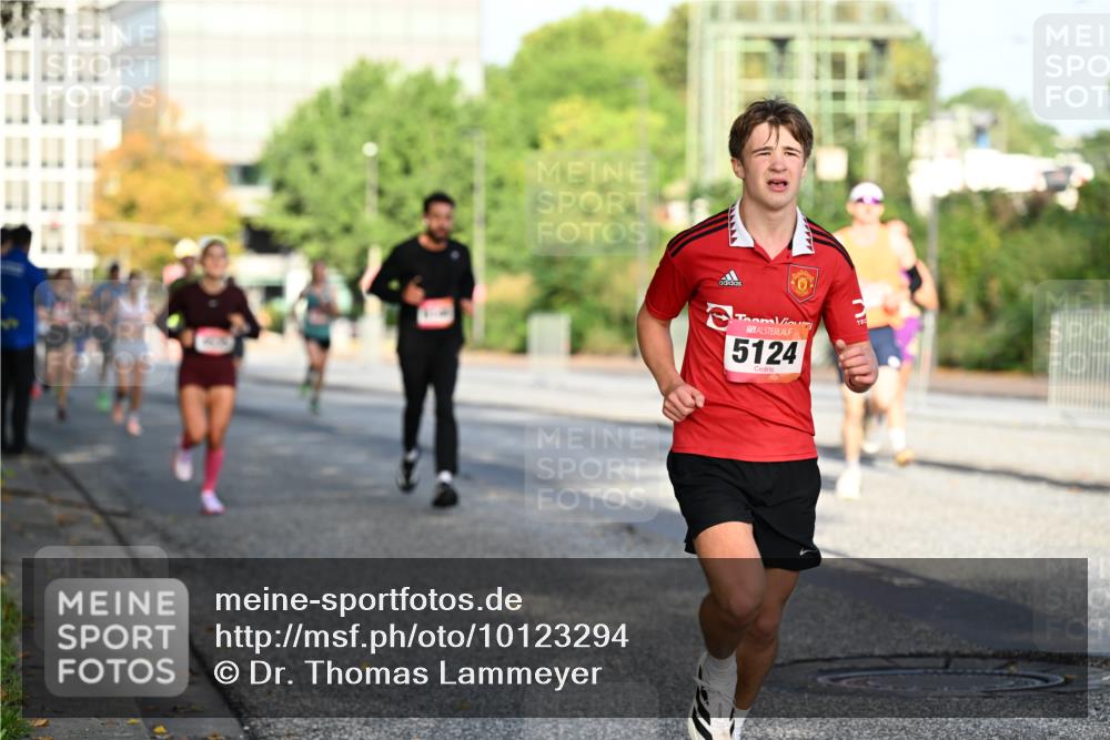 06.09.2026 - CURREX Alsterlauf Dr. Thomas Lammeyer http://msf.ph/oto/10123294 06.09.2026 09:39:21 Laufen 5124 meine-sportfotos.de