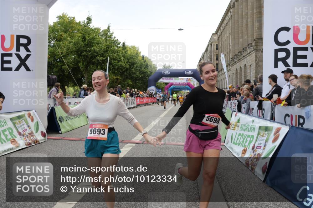06.09.2026 - CURREX Alsterlauf Yannick Fuchs http://msf.ph/oto/10123334 06.09.2026 10:02:47 Ziel 2702, 2954, 3028, 3221, 3222, 4263, 5693, 5698, 6120, 6219, 6431, 8121, 8147, 8244, 8282, 8305 meine-sportfotos.de