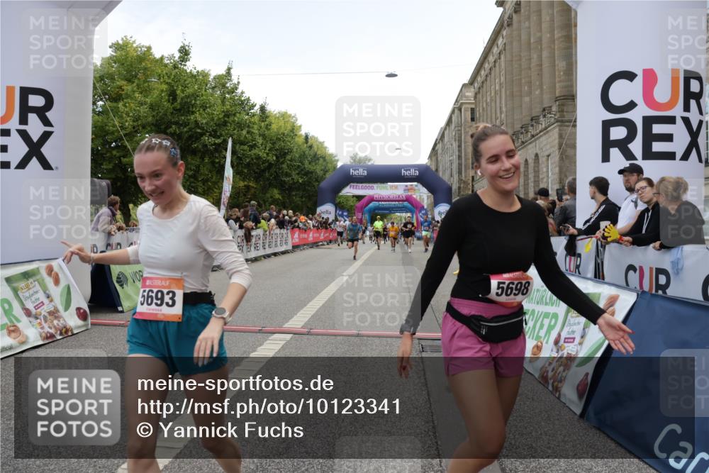 06.09.2026 - CURREX Alsterlauf Yannick Fuchs http://msf.ph/oto/10123341 06.09.2026 10:02:47 Ziel 2702, 2954, 3028, 3221, 3222, 4263, 5693, 5698, 6120, 6219, 6431, 8121, 8147, 8244, 8282, 8305 meine-sportfotos.de