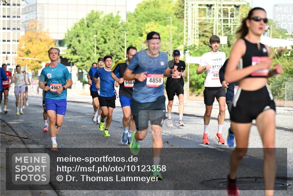 06.09.2026 - CURREX Alsterlauf Dr. Thomas Lammeyer http://msf.ph/oto/10123358 06.09.2026 09:39:30 Laufen 41114, 8197, 485, 5984, 4858, 4967 meine-sportfotos.de