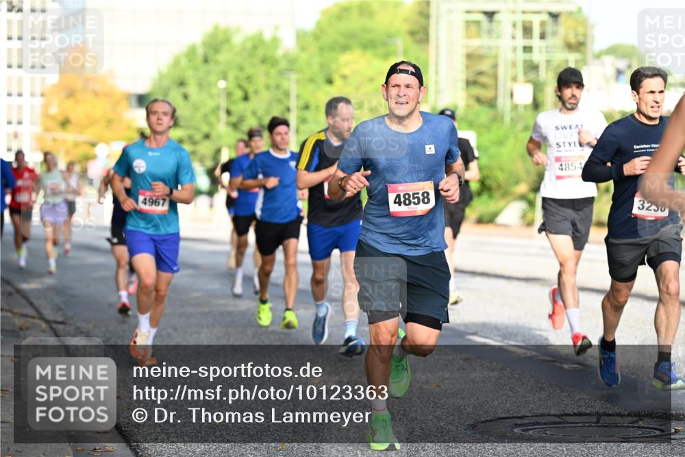 06.09.2026 - CURREX Alsterlauf Dr. Thomas Lammeyer http://msf.ph/oto/10123363 06.09.2026 09:39:30 Laufen 4967, 4858, 4854, 3250 meine-sportfotos.de