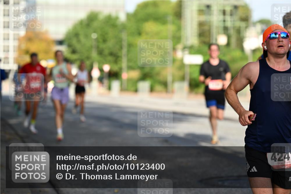 06.09.2026 - CURREX Alsterlauf Dr. Thomas Lammeyer http://msf.ph/oto/10123400 06.09.2026 09:39:34 Laufen 424 meine-sportfotos.de