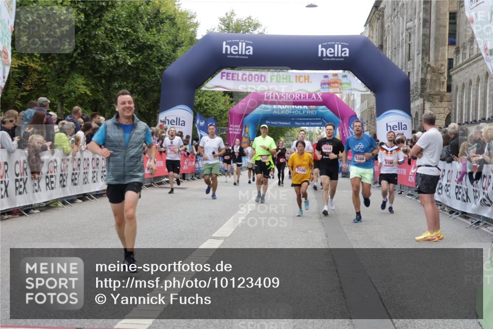 06.09.2026 - CURREX Alsterlauf Yannick Fuchs http://msf.ph/oto/10123409 06.09.2026 10:02:49 Ziel 2500, 3221, 3222, 5190, 5366, 5659, 5693, 5698, 6120, 6219, 8121, 8147, 8282, 8305 meine-sportfotos.de