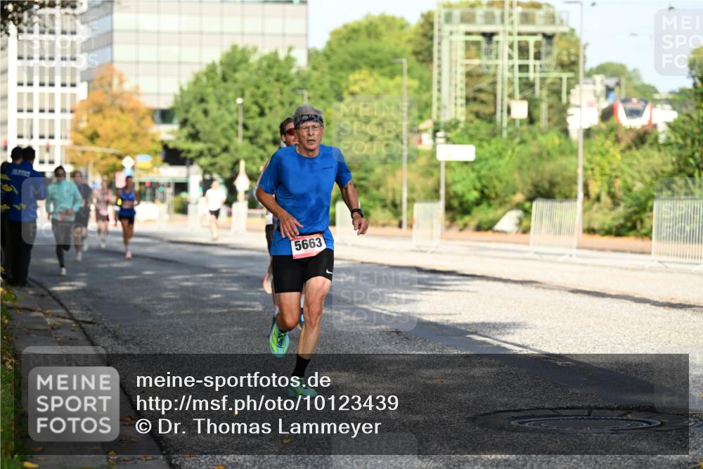 06.09.2026 - CURREX Alsterlauf Dr. Thomas Lammeyer http://msf.ph/oto/10123439 06.09.2026 09:39:40 Laufen 5663 meine-sportfotos.de