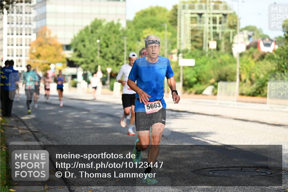 06.09.2026 - CURREX Alsterlauf Dr. Thomas Lammeyer http://msf.ph/oto/10123447 06.09.2026 09:39:40 Laufen 5663 meine-sportfotos.de