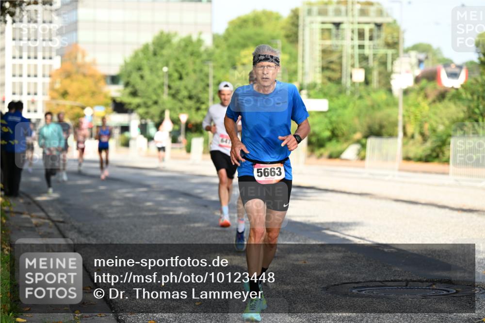 06.09.2026 - CURREX Alsterlauf Dr. Thomas Lammeyer http://msf.ph/oto/10123448 06.09.2026 09:39:41 Laufen 5663 meine-sportfotos.de