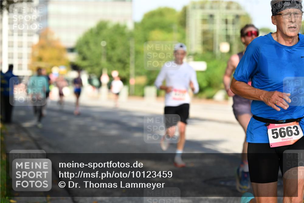 06.09.2026 - CURREX Alsterlauf Dr. Thomas Lammeyer http://msf.ph/oto/10123459 06.09.2026 09:39:42 Laufen 5663 meine-sportfotos.de