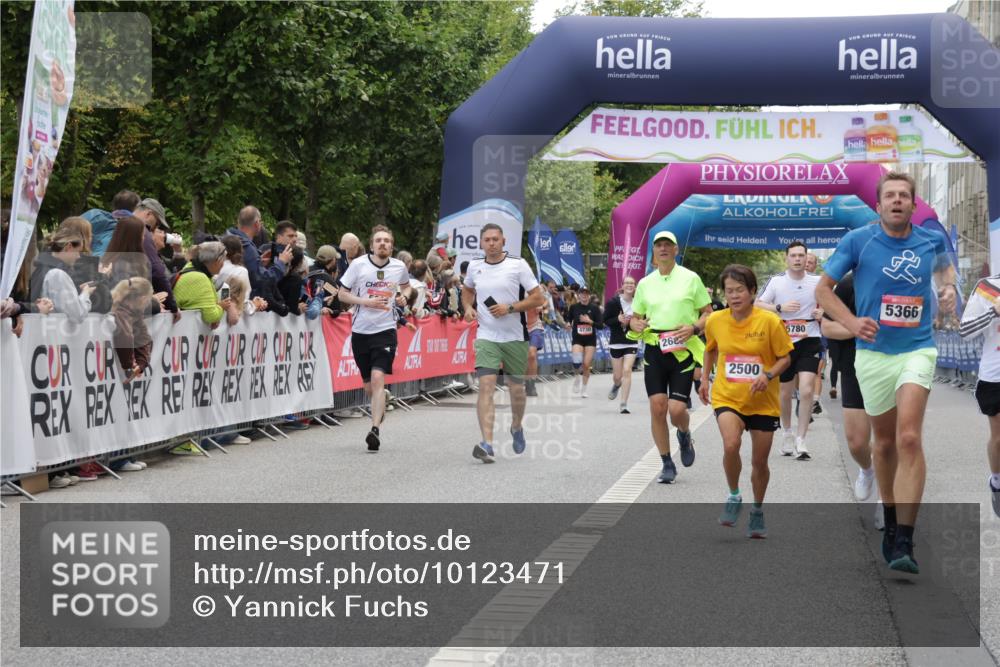 06.09.2026 - CURREX Alsterlauf Yannick Fuchs http://msf.ph/oto/10123471 06.09.2026 10:02:51 Ziel 2500, 2687, 5190, 5366, 5659, 5693, 5698, 5780, 5866, 6219, 8282, 8305 meine-sportfotos.de