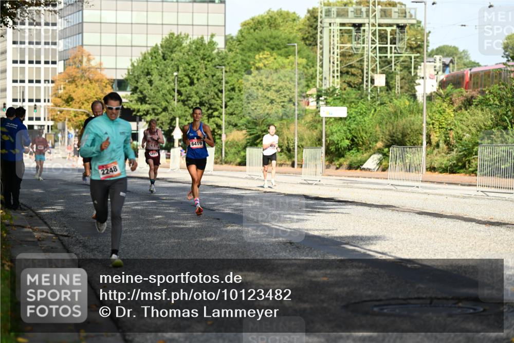 06.09.2026 - CURREX Alsterlauf Dr. Thomas Lammeyer http://msf.ph/oto/10123482 06.09.2026 09:39:45 Laufen 2248, 5811, 6419 meine-sportfotos.de