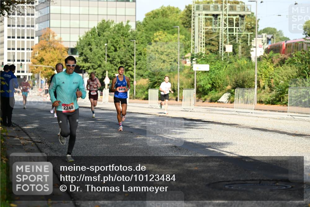 06.09.2026 - CURREX Alsterlauf Dr. Thomas Lammeyer http://msf.ph/oto/10123484 06.09.2026 09:39:45 Laufen 2248, 5811, 6419 meine-sportfotos.de