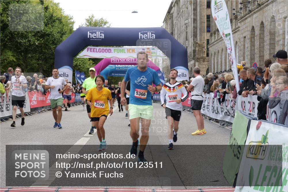 06.09.2026 - CURREX Alsterlauf Yannick Fuchs http://msf.ph/oto/10123511 06.09.2026 10:02:52 Ziel 2500, 2687, 5190, 5366, 5659, 5693, 5698, 5780, 5866, 6219, 6398, 8282, 8305 meine-sportfotos.de