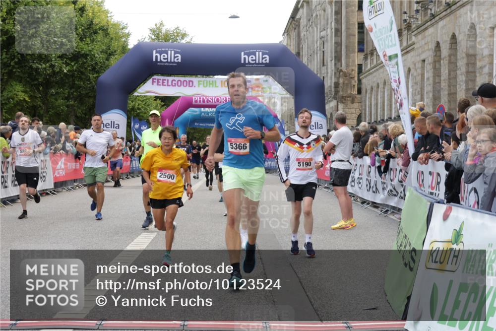 06.09.2026 - CURREX Alsterlauf Yannick Fuchs http://msf.ph/oto/10123524 06.09.2026 10:02:52 Ziel 2500, 2687, 5190, 5366, 5659, 5693, 5698, 5780, 5866, 6219, 6398, 8282, 8305 meine-sportfotos.de