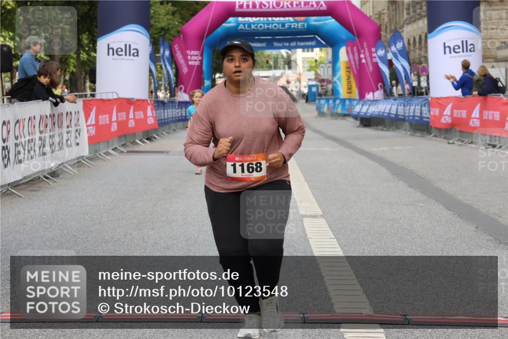 06.09.2026 - CURREX Alsterlauf Strokosch-Dieckow http://msf.ph/oto/10123548 06.09.2026 12:11:01 Ziel 1166, 1168, 1331 meine-sportfotos.de